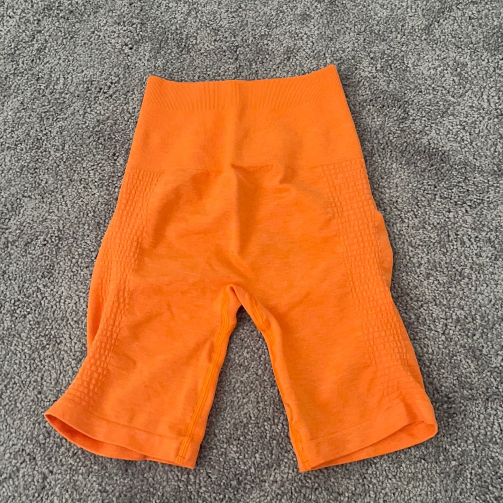 Alphalete Biker Shorts - Picture 1 of 4